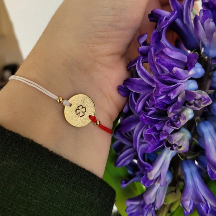 Bratara Martisor banut placat cu aur, gravat cu trifoi, cu snur ajustabil [8]