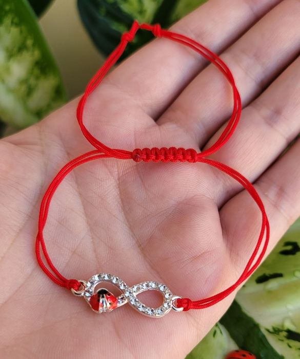 Bratara Martisor infinit argintiu cu buburuza si cristale, cu snur ajustabil [10]