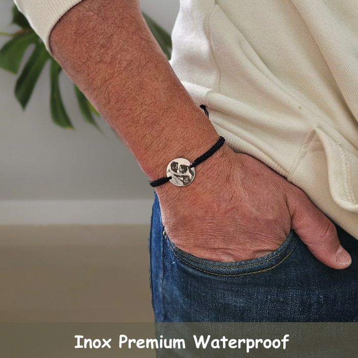 Brățară personalizată cu fotografie gravată pe bănuț din inox 304, șnur reglabil. Cadou elegant, premium și plin de semnificație. [2]