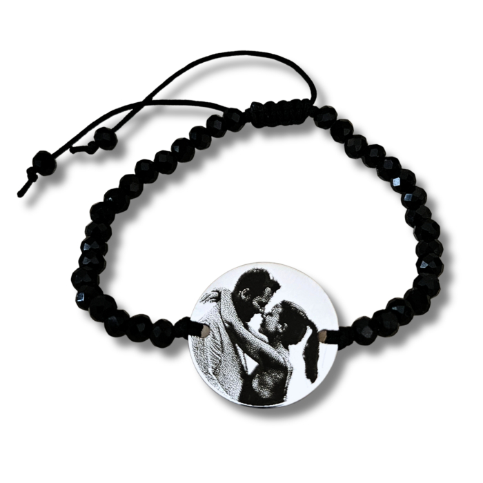Brățară personalizată cu fotografie gravată laser pe bănuț din inox 304 waterproof, cu cristale negre și șnur reglabil. Cadou elegant, unisex, cu emoție. [2]