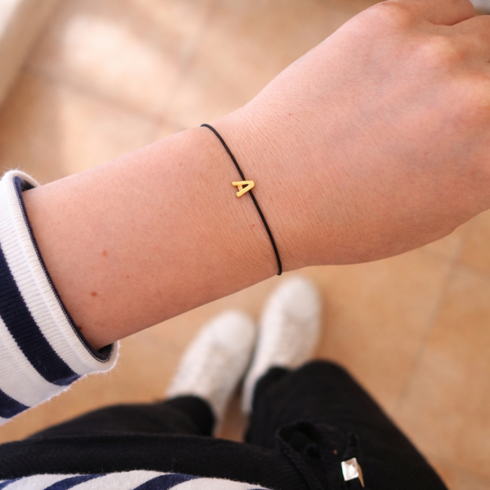 Bratara personalizata cu initiala placata cu aur, snur special ajustabil [8]