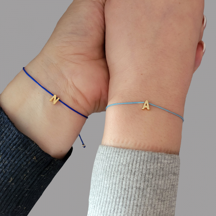 Set de 2 bratari personalizate cu initiala placata cu aur, cadou pentru cele mai bune prietene [4]