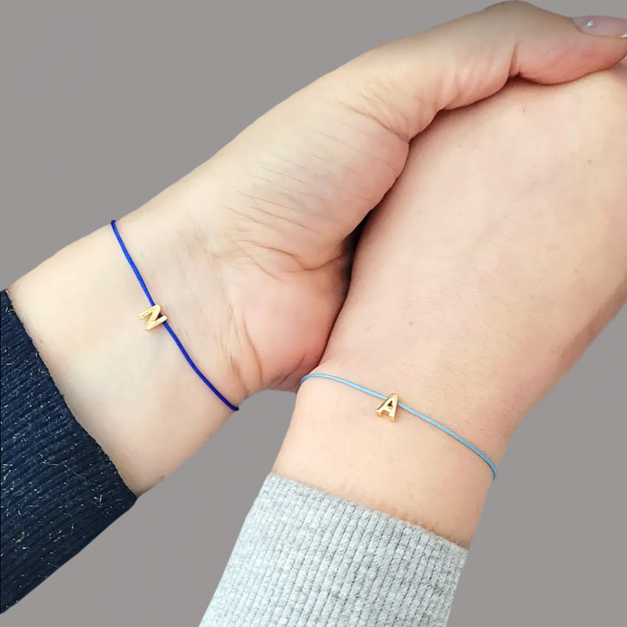 Set de 2 bratari personalizate cu initiala placata cu aur, cadou pentru cele mai bune prietene [3]
