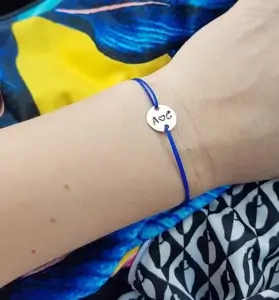 Bratara personalizata cu initiale si inimioara, gravata pe banut placat cu argint, cu snur ajustabil [3]