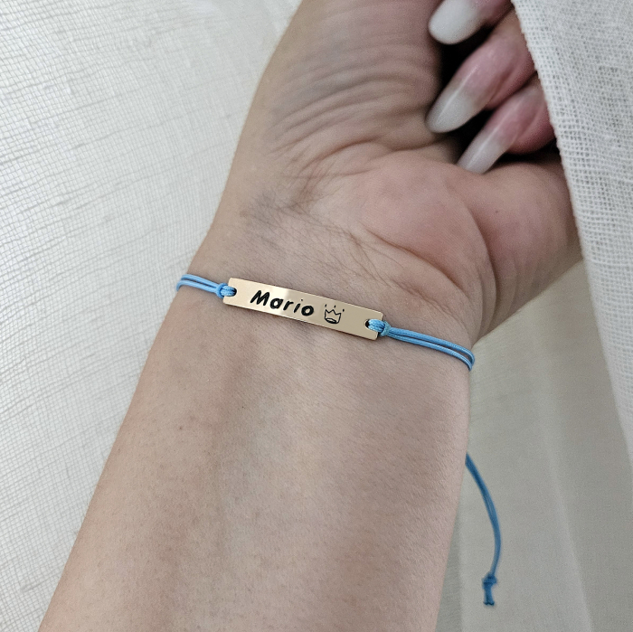 Bratara personalizata cu nume gravat pe placuta placata cu aur, cu snur special ajustabil [5]