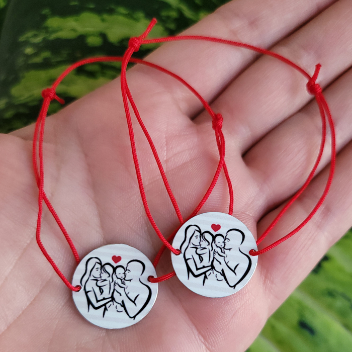 Bratara personalizata cu silueta de familie cu 4 membri [4]