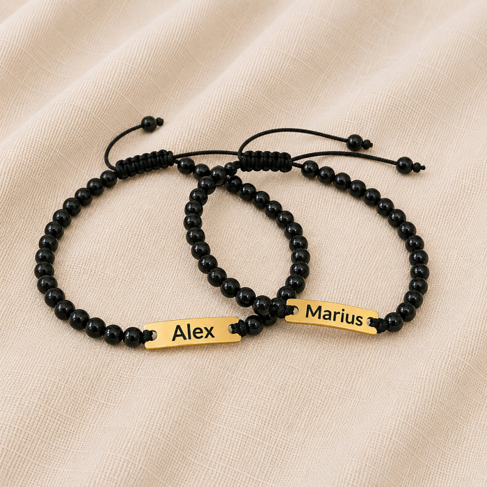 Brățară personalizată din inox IP waterproof cu nume, simbol și onix negru 4mm. Gravură laser, șnur reglabil, ambalaj elegant și felicitare opțională. [9]
