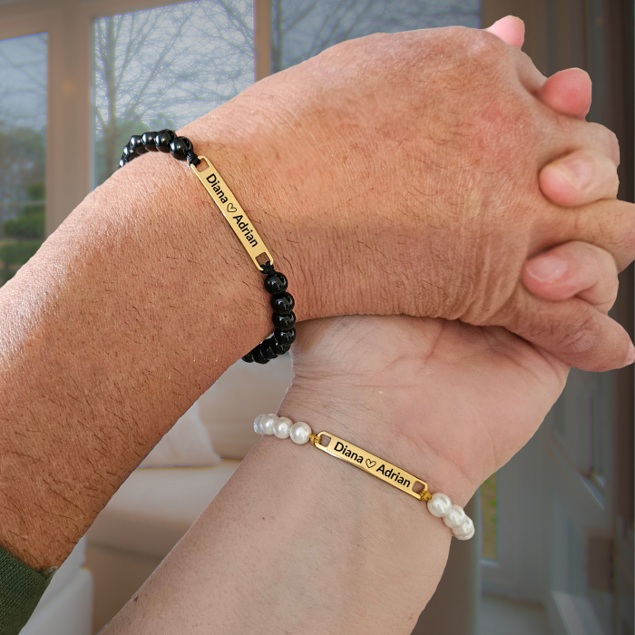 Set de 2 Brățări Personalizate pentru Cuplu – Gravură Laser pe Inox Auriu IP, Onix Negru & Perle Shell [1]