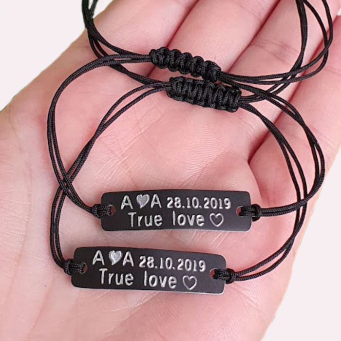 Bratari pentru cuplu, True Love, initiale si data relatiei, gravate pe placuta din aluminiu negru, cu snur ajustabil [6]