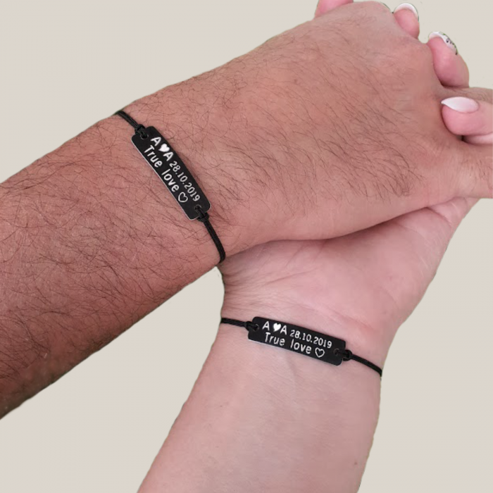 Bratari pentru cuplu, True Love, initiale si data relatiei, gravate pe placuta din aluminiu negru, cu snur ajustabil [3]