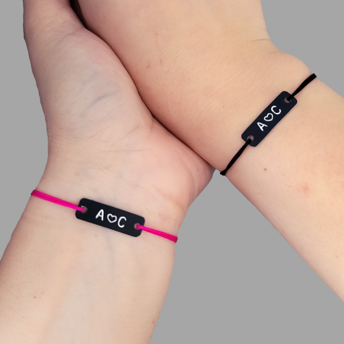 Bratari personalizate pentru cuplu, placute negre gravate cu initiale si inimioara, set de 2 [3]