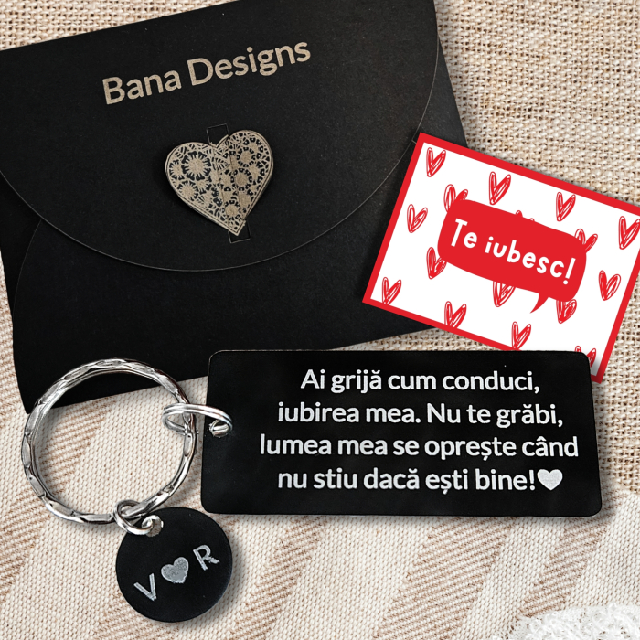 Breloc personalizat negru cu mesaj „Ai grijă cum conduci, iubirea mea” [2]