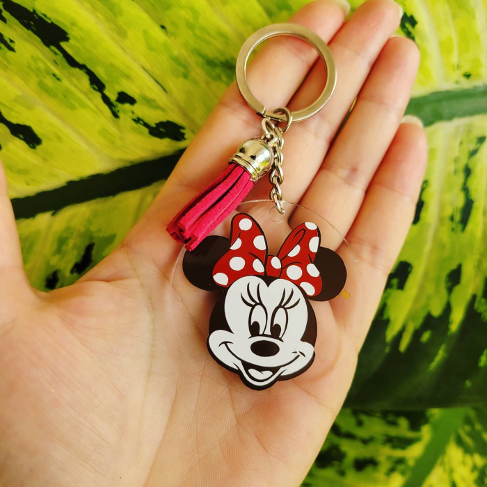 Breloc personalizat, acrilic, cu Minnie si nume pe spate si ciucuras [2]