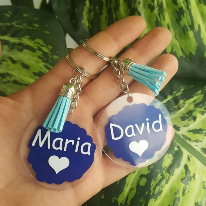 Breloc personalizat, acrilic, cu nume inimiora si ciucuras colorat [2]