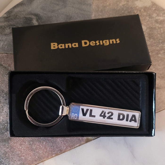 Breloc personalizat cu numar de inmatriculare masina si mesaj pe spate [4]