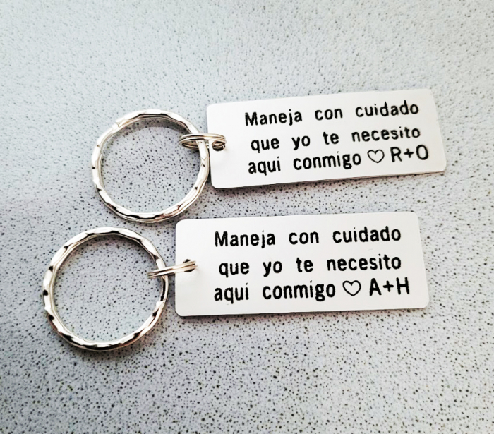 Breloc personalizat Maneja con cuidado, gravat pe dreptunghi din aluminiu [4]