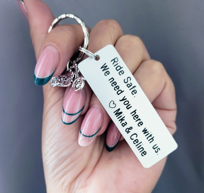 Breloc personalizat Ride safe, I need you here with me, gravat pe dreptunghi din aluminiu cu charm motocicleta  [5]