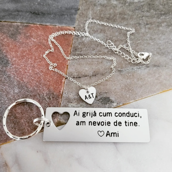 Breloc personalizat si colier set, cu mesajul Ai grija cum conduci, am nevoie de tine, gravat pe dreptunghi din aluminiu [2]