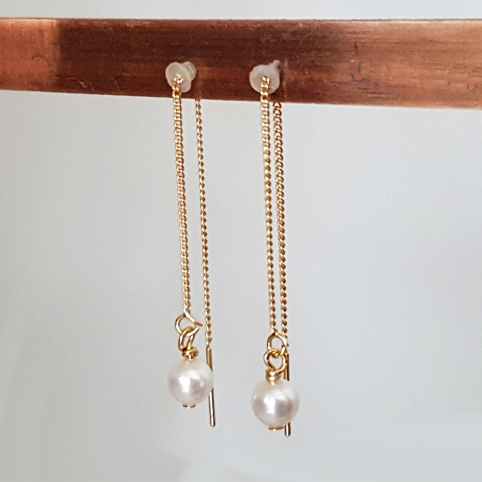 Cercei lungi cu perle shell pearl albe, placati cu aur [4]