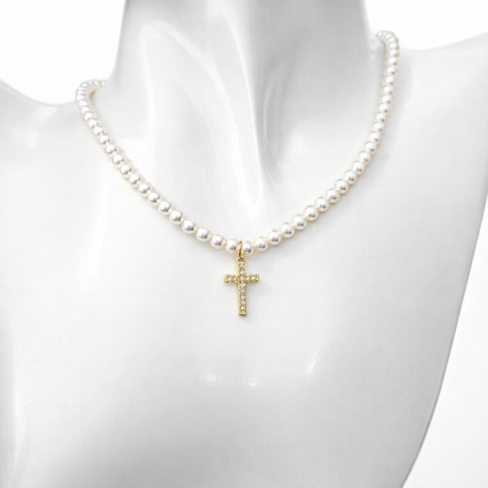 Colier din perle naturale shell albe, cu initiala, placat cu aur, la baza gatului [4]