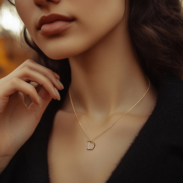 Colier placat cu aur, cu pandant initiala decorata cu cristale Cubic Zirconia [2]