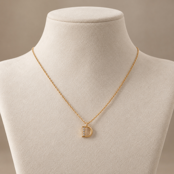 Colier placat cu aur, cu pandant initiala decorata cu cristale Cubic Zirconia [5]