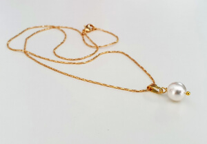 Colier placat cu aur, cu pandant perluta shell pearl alba [6]