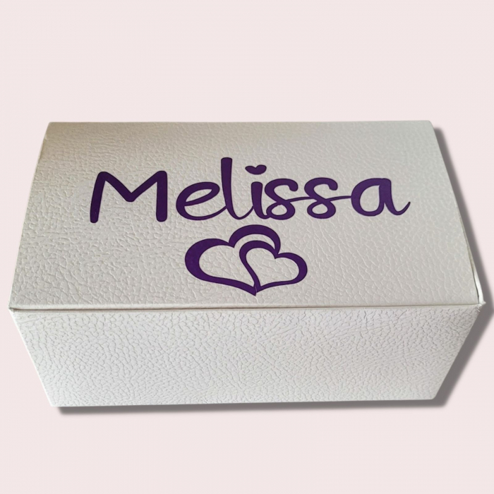 Cutie cadou personalizata cu nume, culoare crem, texturata [3]