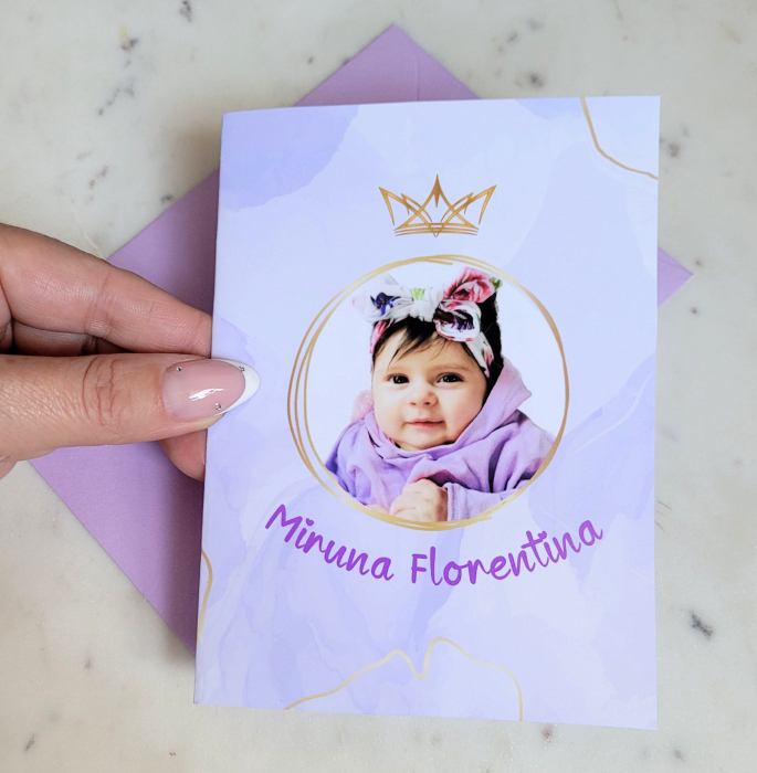 Invitatie botez pentru fetita, personalizata cu fotografie, plic si sigiliu, model felicitare in nuante lila si auriu [4]