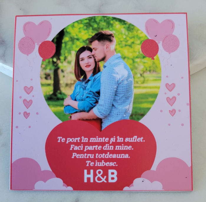 Magnet personalizat cu 1 fotografie si inimioara, cu mesaj de dragoste pentru cuplu. [4]