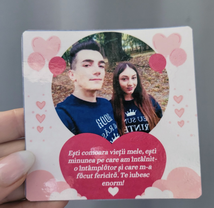 Magnet personalizat cu 1 fotografie si inimioara, cu mesaj de dragoste pentru cuplu. [5]