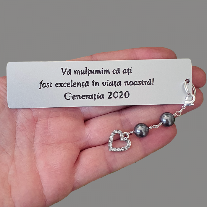 Semn de carte Martisor personalizat cu mesaj, cu coral rosu, perla de cultura si charm trifoi, potrivit pentru invatatori sau profesori [2]