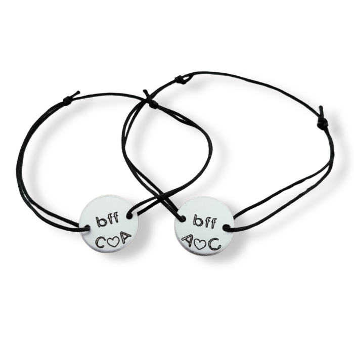 Set de 2 bratari personalizate cu initiale si BFF, pentru cele mai bune prietene gravate pe banut, cu snur ajustabil simplu [2]