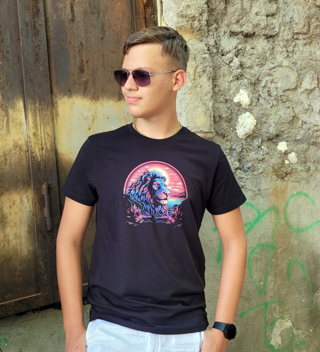 Setul "Lion in the Sunset" - Celebrați iubirea voastră cu aceste tricouri pentru cuplu [7]