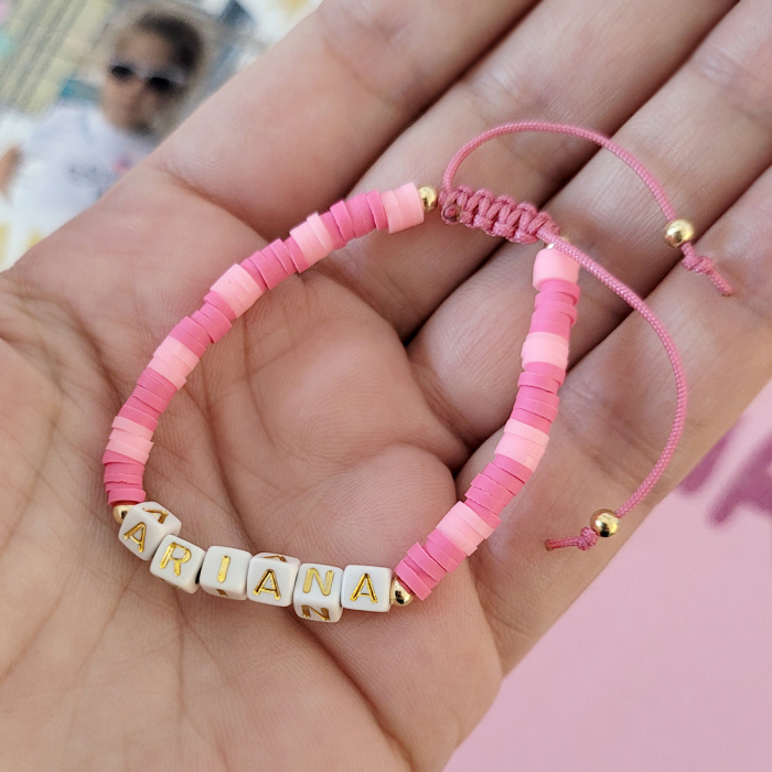 Set cadou personalizat pentru fetite, cu tricou, bratara, felicitare si cutie cadou [3]