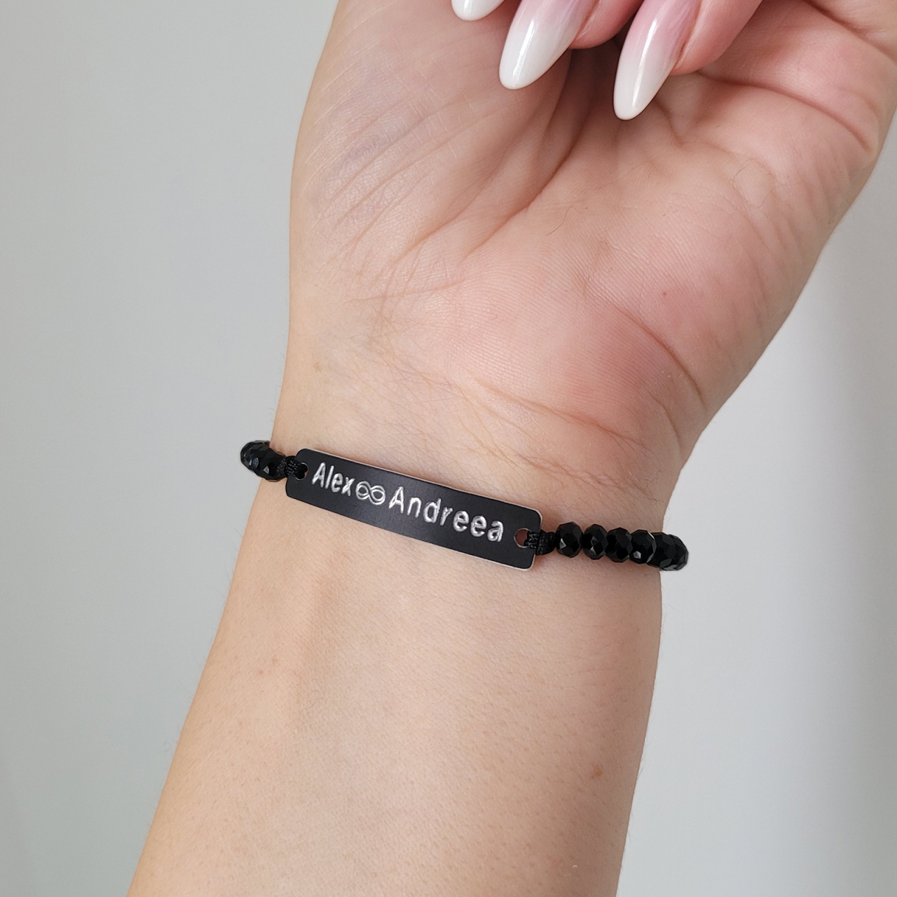 Set de 2 bratari negre personalizate pentru cuplu, cu nume si data, cu cristale negre [7]