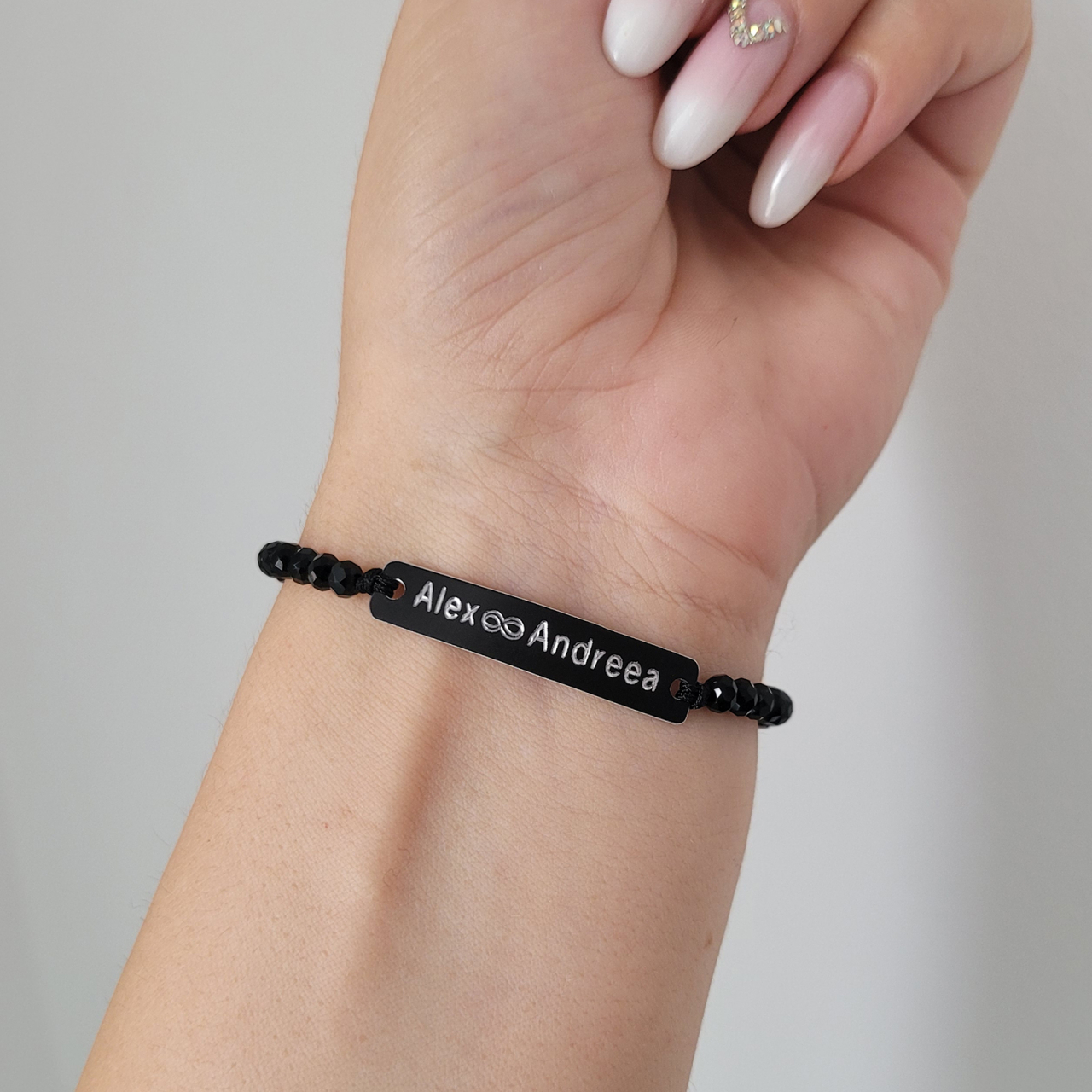 Set de 2 bratari negre personalizate pentru cuplu, cu nume si data, cu cristale negre [6]