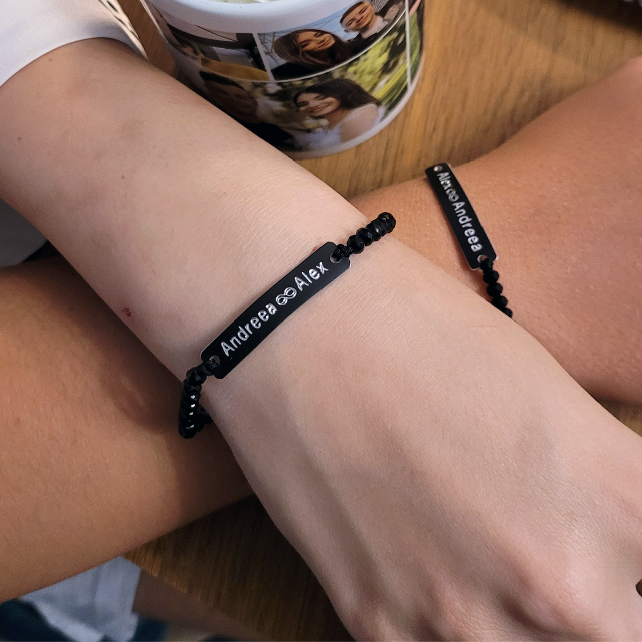 Set de 2 bratari negre personalizate pentru cuplu, cu nume si data, cu cristale negre [3]