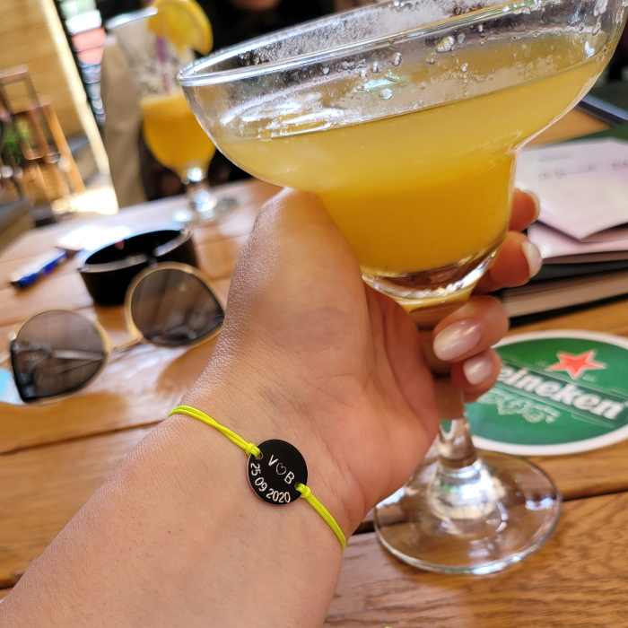 Set de 2 bratari personalizate pentru cuplu, cu banut negru gravat cu initiale, inimioara si data [7]