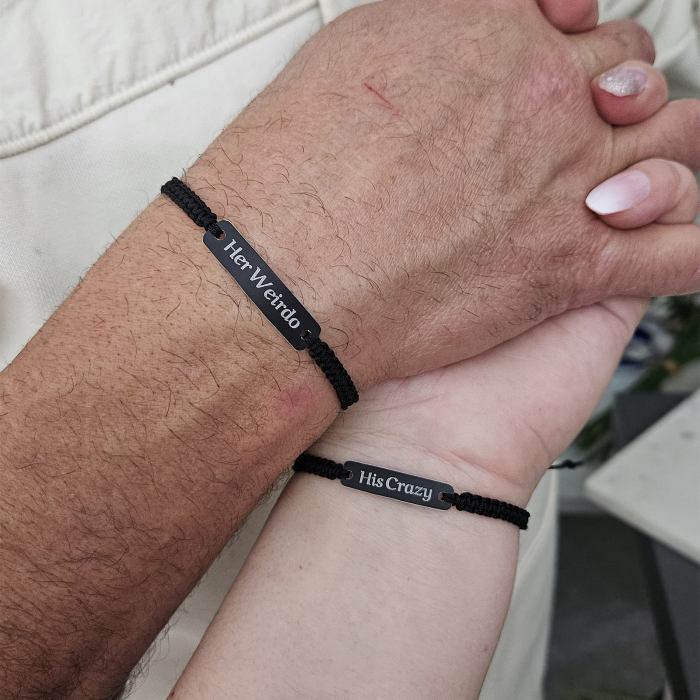 Set de 2 bratari pentru cuplu negre gravate cu Her Weirdo, His Crazy [2]