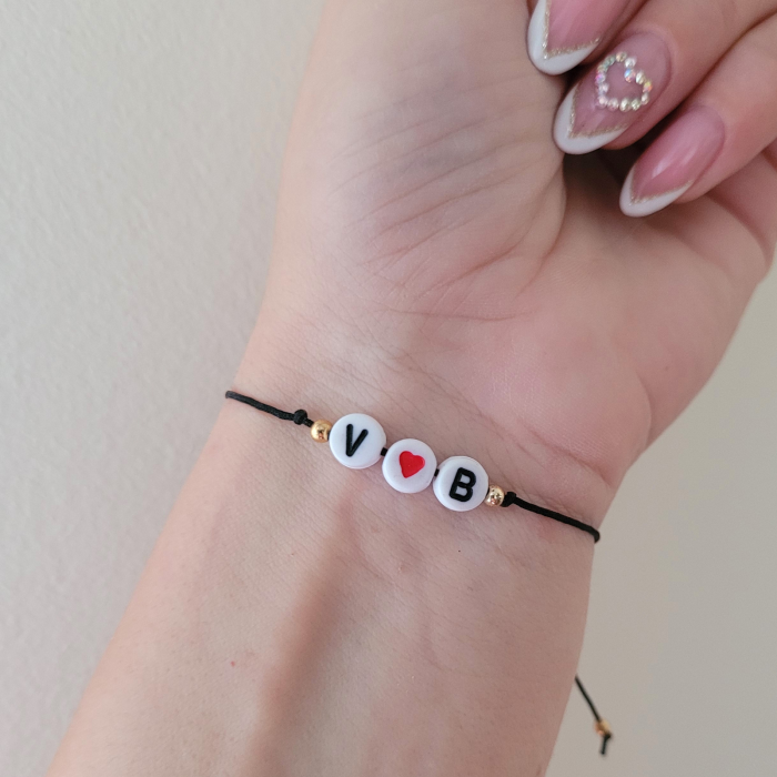 Set de 2 Bratari personalizate cu initiale acrilice si inimioara, cu snur ajustabil [2]
