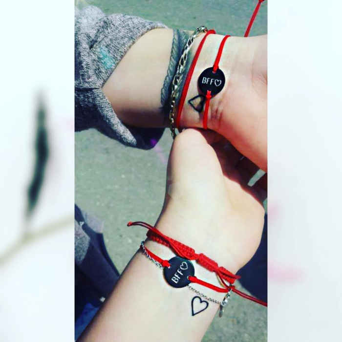 Bratara personalizata pentru BFF, gravata pe banut din aluminiu negru, cu snur ajustabil [5]