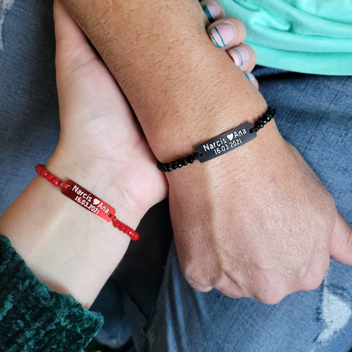Set de 2 bratari personalizate pentru cuplu, cu nume si data, cu cristale negre si rosii [4]
