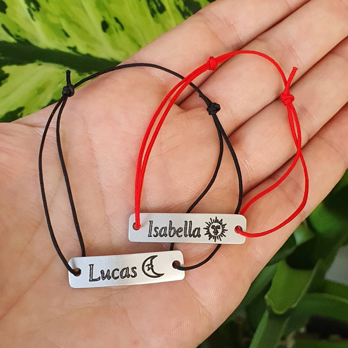 Bratara personalizata cu nume si simbol, gravata pe dreptunghi din aluminiu cu snur ajustabil [10]