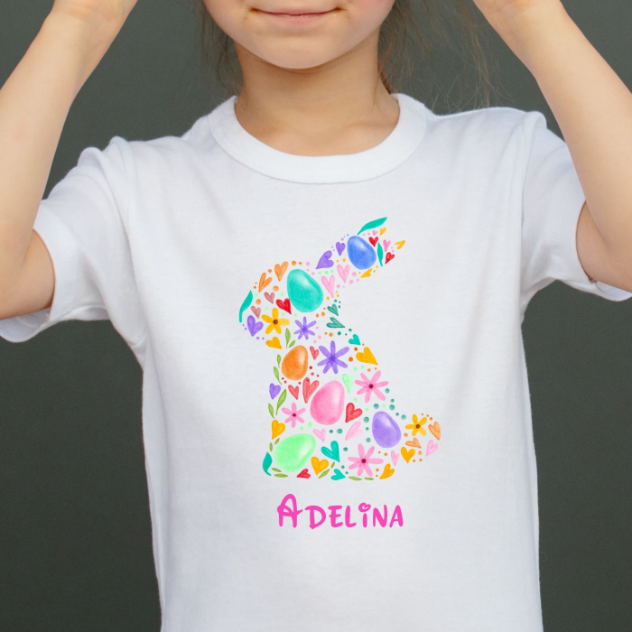 Tricou alb personalizat cu iepuras multicolor si nume, model de Paste, pentru copii [2]