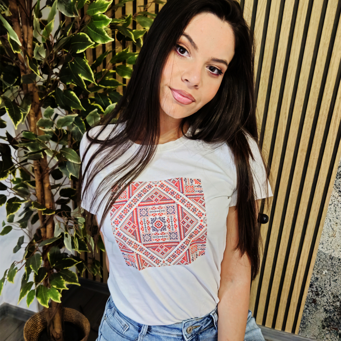Tricou Alb din Bumbac cu Motiv Tradițional Românesc - Model Ie pentru Damă [3]