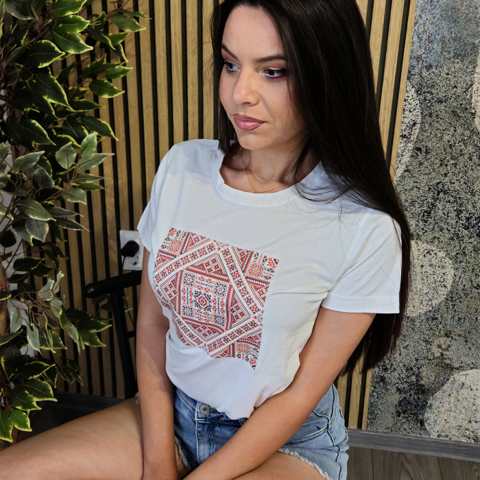 Tricou Alb din Bumbac cu Motiv Tradițional Românesc - Model Ie pentru Damă [5]