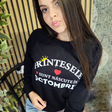 Tricouri pentru EA - Bluza hanorac sweatshirt peBluza hanorac sweatshirt pentru zi de naștere - "Prințesele sunt născute în Octombrie" - Neagră, Maneca Lungă, Imprimeu Albntru zi de nastere, Printesele sunt nascute in octombrie, bluza neagra cu maneca lunga si cu imprimeu alb