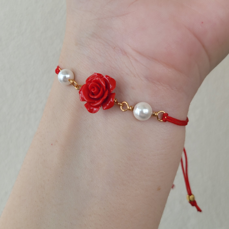 Bratari Martisor - Bratara martisor cu perle shell pearl albe si coral rosu