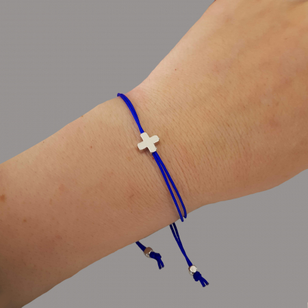 Cadouri pentru Cuplu - Bratara cruciulita placata cu platina, charm cruce si snur ajustabil